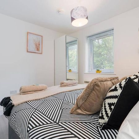 Forest View Apartment- Private Balcony Southampton Dış mekan fotoğraf