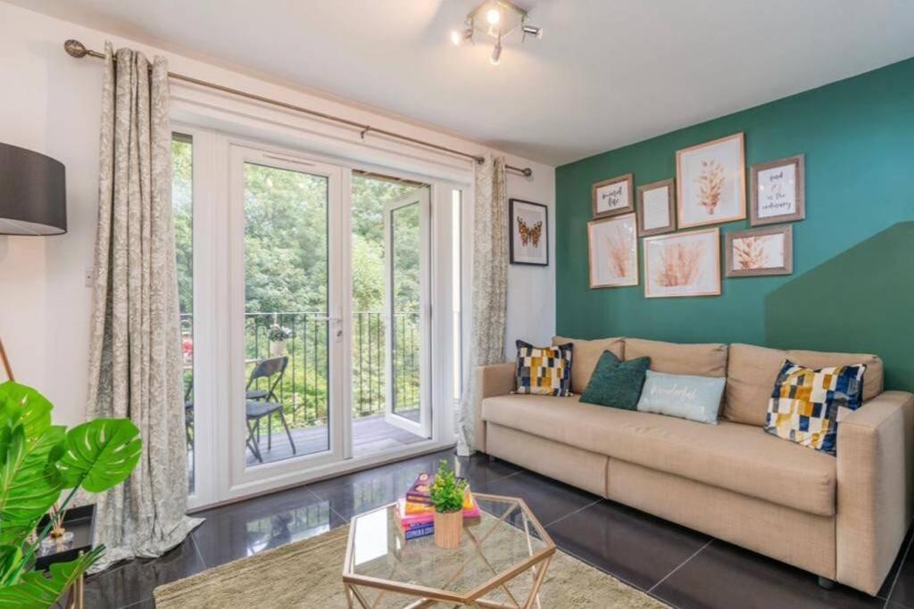 Forest View Apartment- Private Balcony Southampton Dış mekan fotoğraf