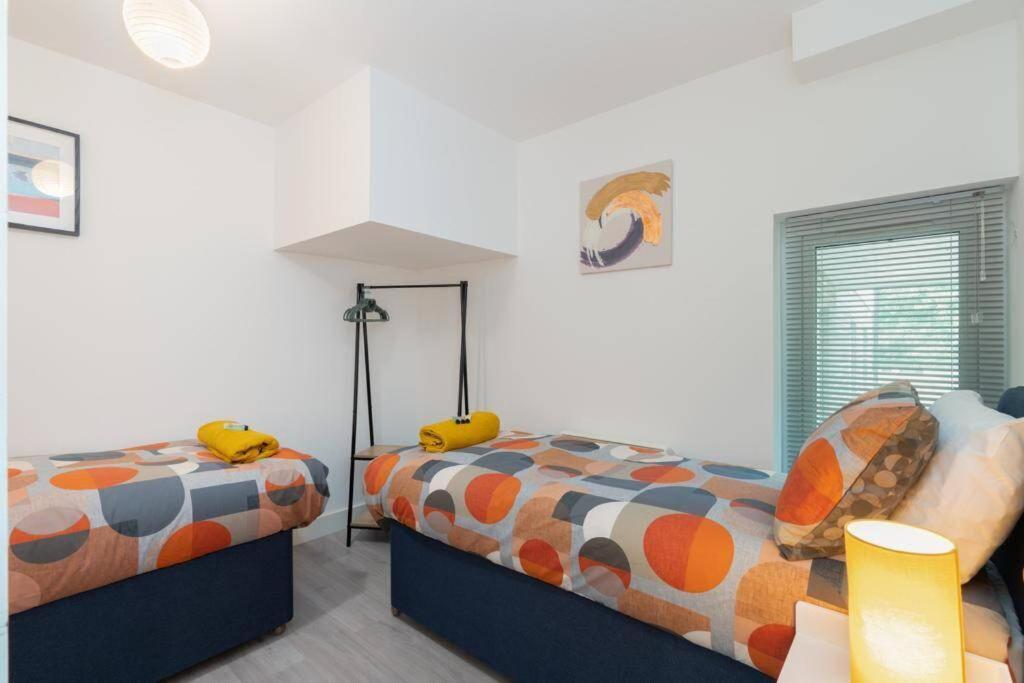 Forest View Apartment- Private Balcony Southampton Dış mekan fotoğraf