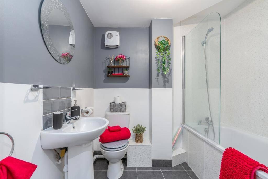 Forest View Apartment- Private Balcony Southampton Dış mekan fotoğraf